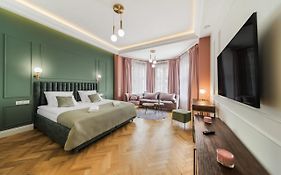 H Aparthotel